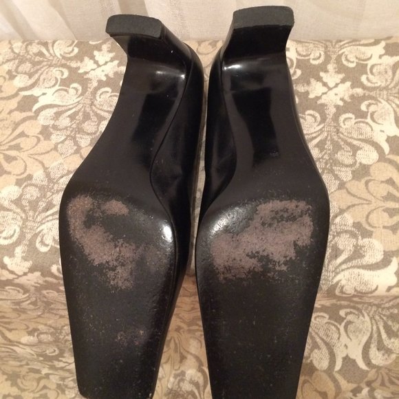 BANANA REPUBLIC black leather pump ~ square toe - Picture 9 of 9